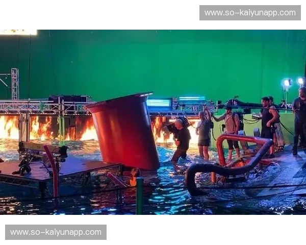 蓝与红的终极博弈：当深海遇上熔岩，一场重塑生命的“冰火合谋”